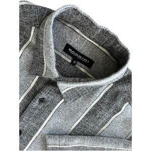 Bassiri Limited Collection Short Sleeve Shirt Size‎ Medium